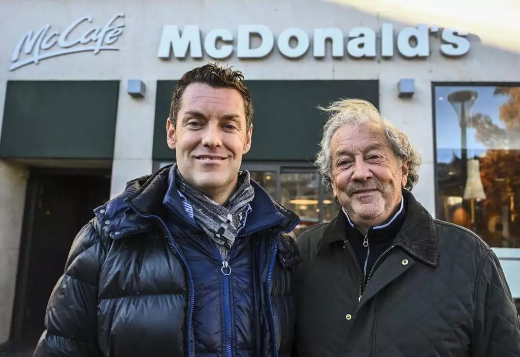 Le 22 novembre 2023, Francis Canal et son fils Julien ont retracé l’arrivée de McDonald’s au Mans pendant plus d’une heure dans le restaurant place de la République. © Le Maine Libre – Denis LAMBERT